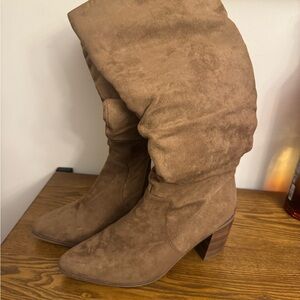 Universal Thread Dress Boots in a brown or taupe color. Size 8.5 NWT